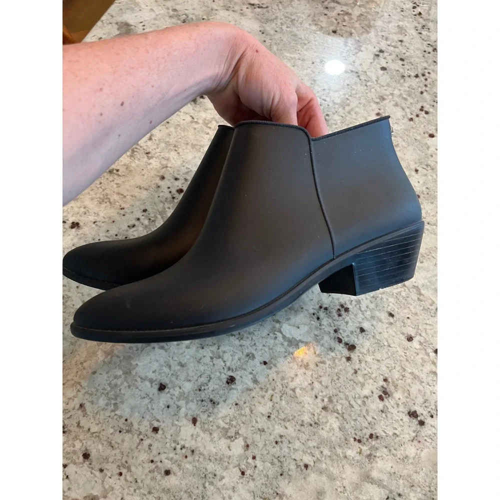 Sam Edelman Petty Rain Black Matte Waterproof Ankle Booties Zipper 8